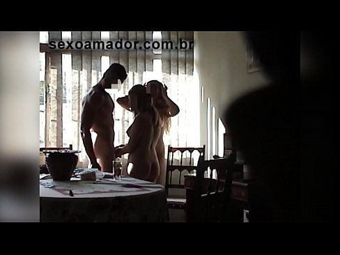 ❤️ Prietenii sexuali invită un bărbat uriaș și o partidă în trei cu el ️ at ro.eviewporn-com.ru ﹏
