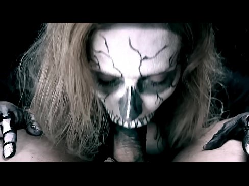 ❤️ Fată demonică sugând pula cu gura ei neagră și înghițind spermă. ️  at ro.eviewporn-com.ru ﹏