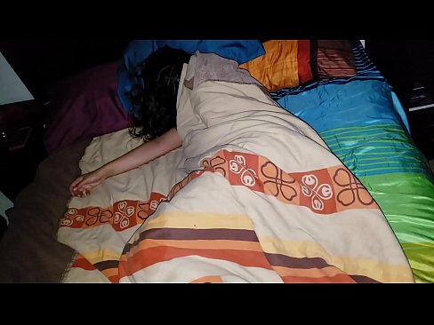 ❤️ Fiul vitreg care își ceartă tânăra mamă vitregă în timp ce ea doarme. ️ at ro.eviewporn-com.ru ﹏